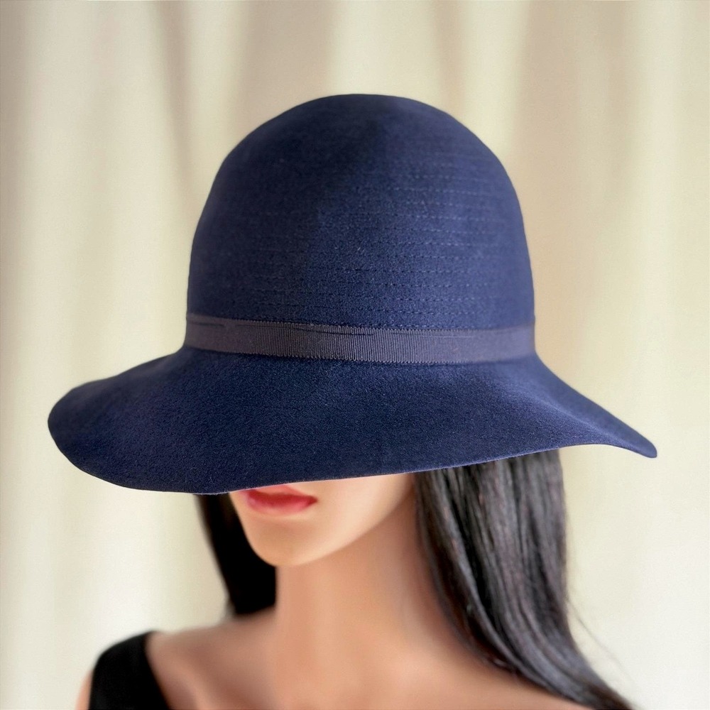 Vtg 60s Givenchy Nouvelle Boutique Madcaps Navy Blue Fur Felt Cloche Hat France